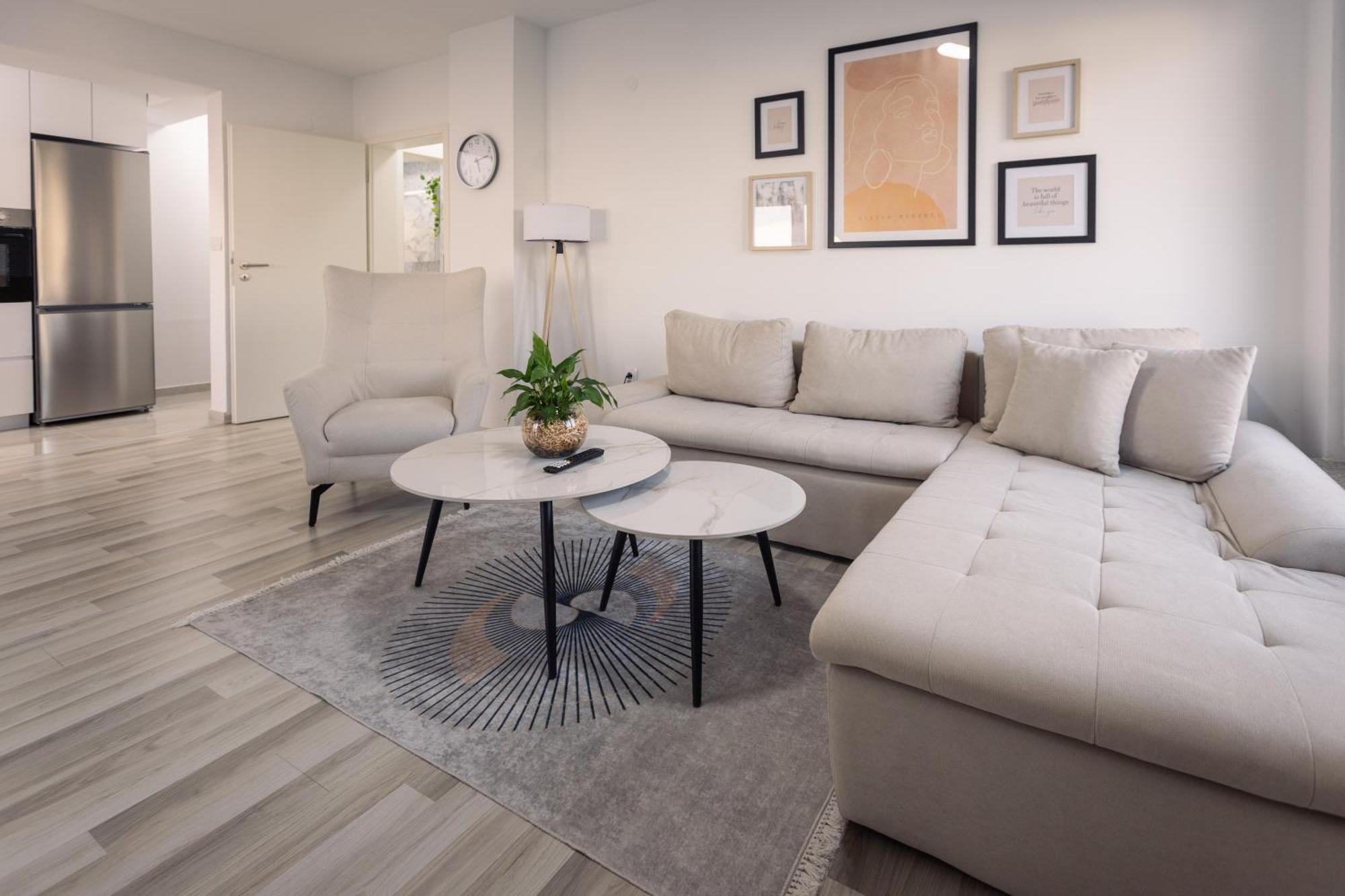 T20 Apartments Skopje Bagian luar foto